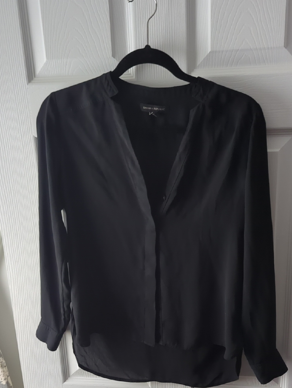 Banana Republic Black Casual Button-Down Shirt - Lightweight Long Sleeve